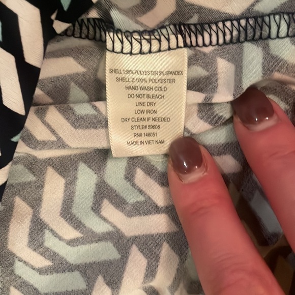 Geometric patterned V-neck dress with Mandarin collar. Navy, light blue & white. - Picture 7 of 7